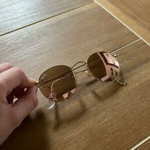 Rose gold raybans